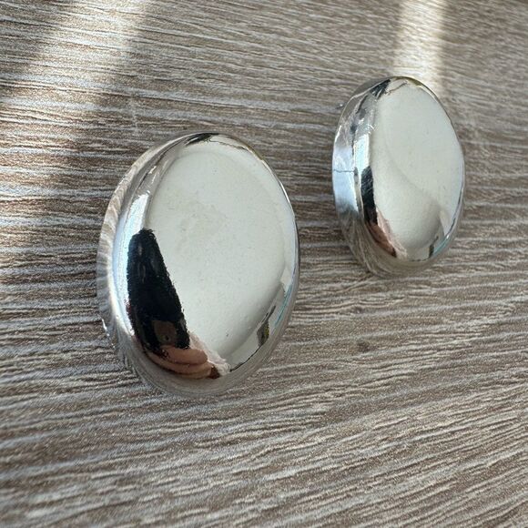 Vintage style stud earrings A1016 - Picture 3 of 4